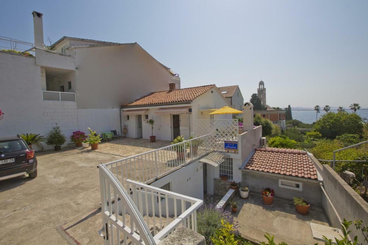 Apartments Hruban Χβαρ Εξωτερικό φωτογραφία